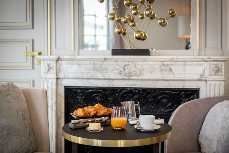 Hotel Champs Elysees Plaza