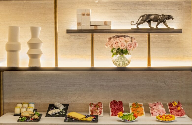 Hotel Champs Elysees Plaza