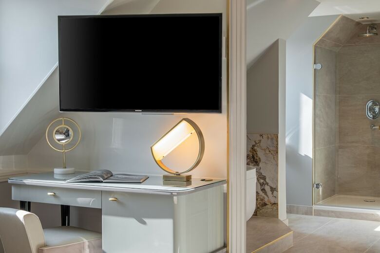 Hotel Champs Elysees Plaza