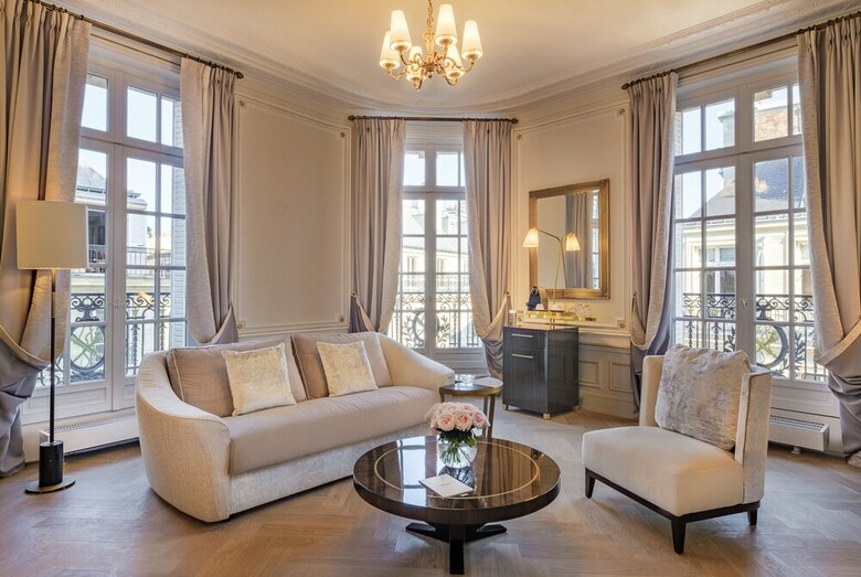 Hotel Champs Elysees Plaza