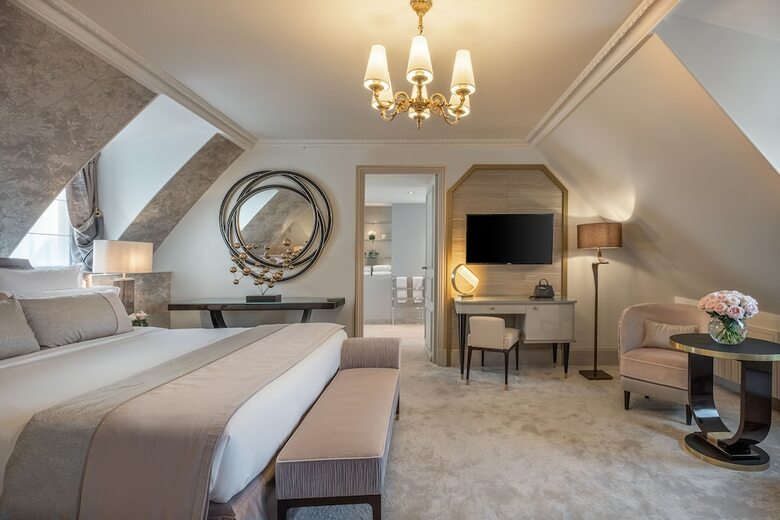 Hotel Champs Elysees Plaza