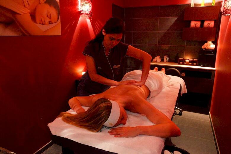 Hotel Champs Elysees Plaza