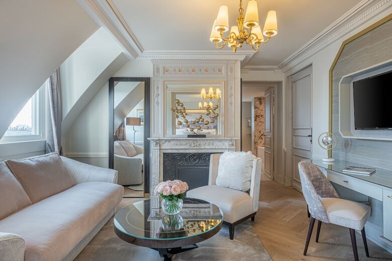 Hotel Champs Elysees Plaza