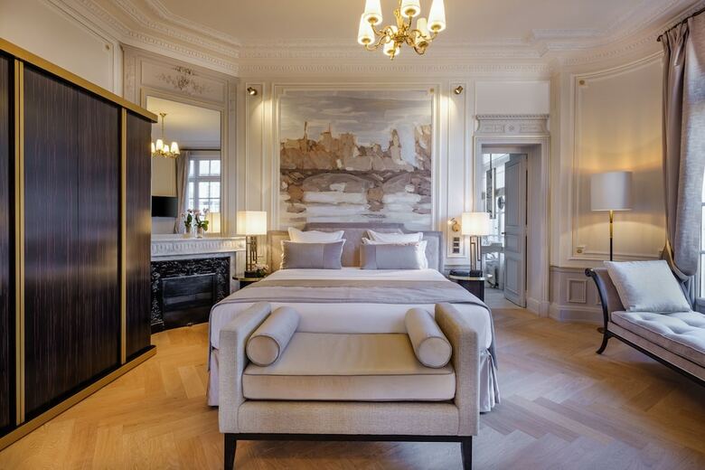 Hotel Champs Elysees Plaza