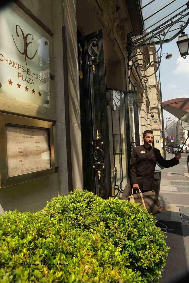 Hotel Champs Elysees Plaza