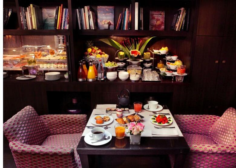 Hotel Champs Elysees Plaza