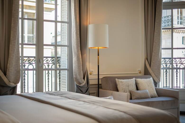 Hotel Champs Elysees Plaza