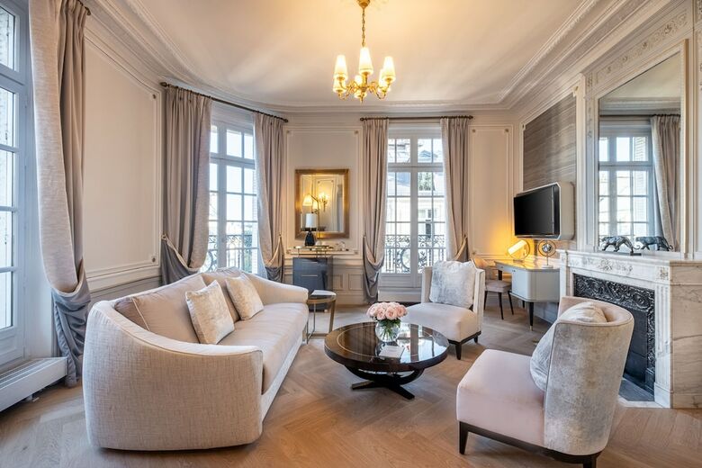 Hotel Champs Elysees Plaza