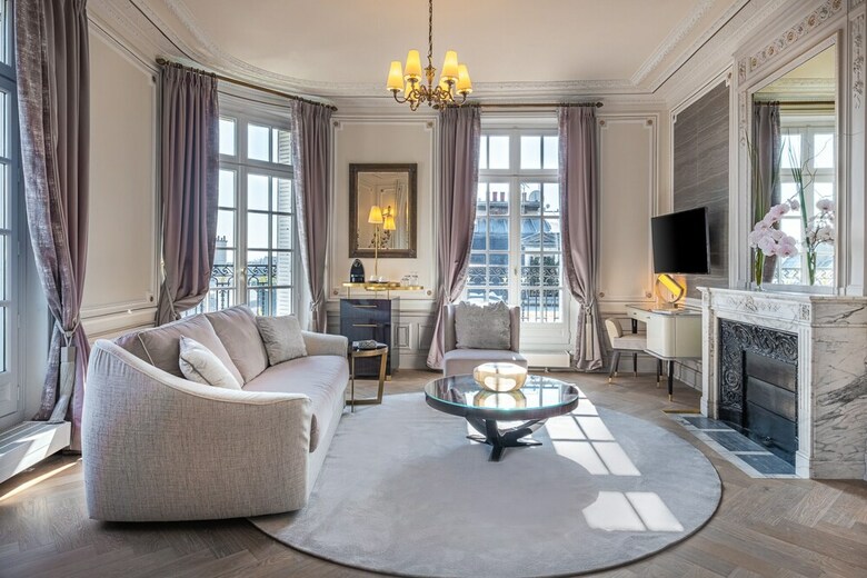 Hotel Champs Elysees Plaza