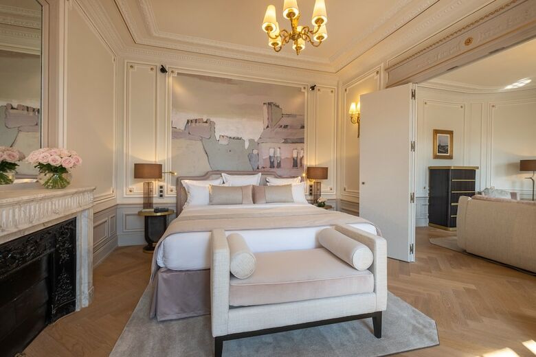 Hotel Champs Elysees Plaza