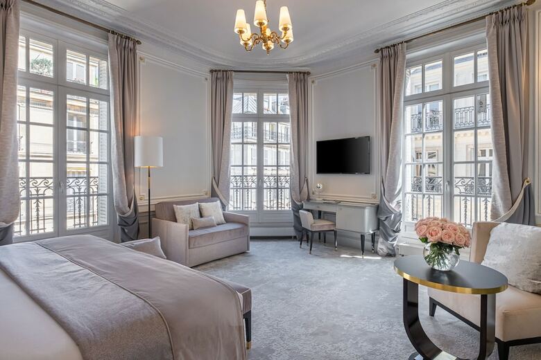 Hotel Champs Elysees Plaza