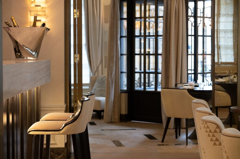 Hotel Champs Elysees Plaza