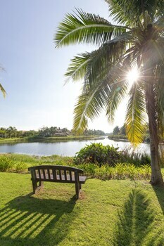 Hotel Outrigger Laguna Phuket Resort & Villas
