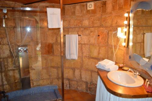 Hotel Castell De Gimenelles