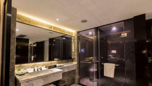 Boston International Hotel