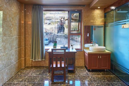 Hostal Lijiang Youluju Guesthouse