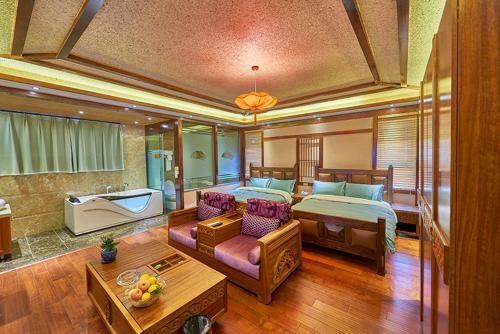 Hostal Lijiang Youluju Guesthouse