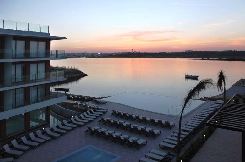 Agua Hotels Riverside