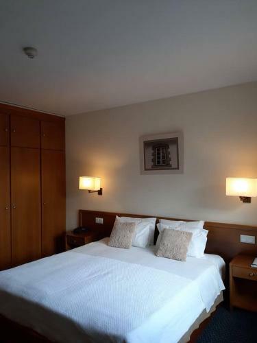 Hostal Hotel Dos Loios