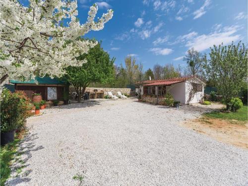 One-bedroom Holiday Home In Baderna