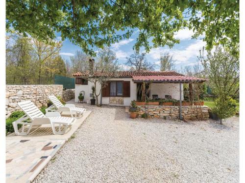 One-bedroom Holiday Home In Baderna