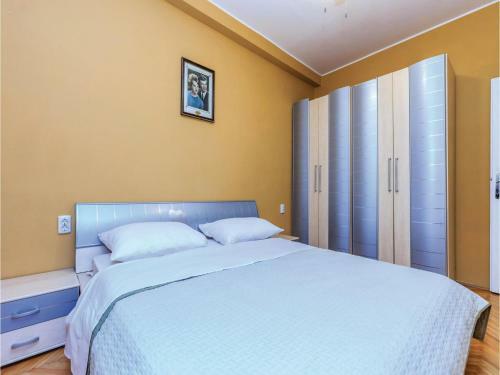 Two-bedroom Apartment In Bakar