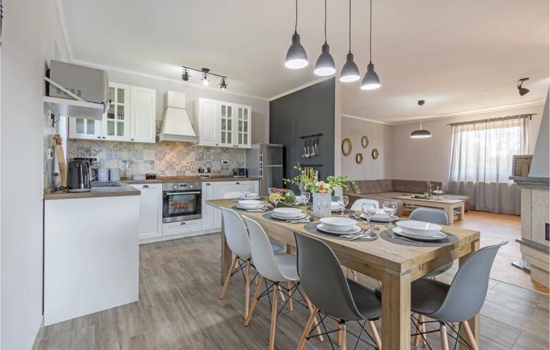 Four-bedroom Holiday Home In Bale