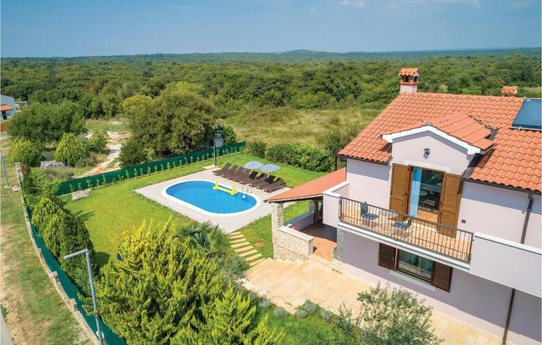 Four-bedroom Holiday Home In Bale