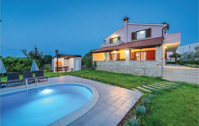 Four-bedroom Holiday Home In Bale