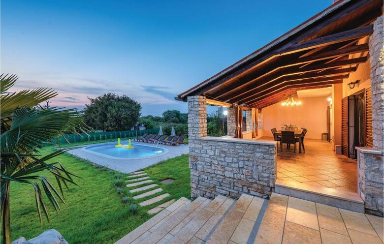 Four-bedroom Holiday Home In Bale