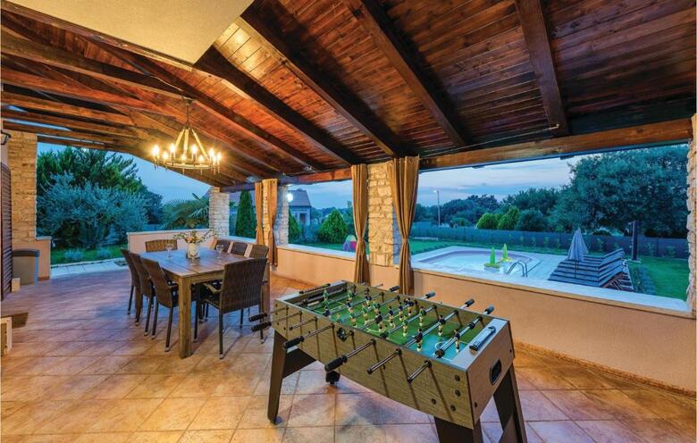 Four-bedroom Holiday Home In Bale