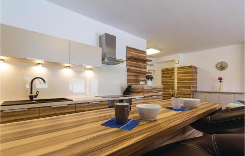 Three-bedroom Apartment In Volme