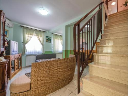 Three-bedroom Holiday Home In Banjole