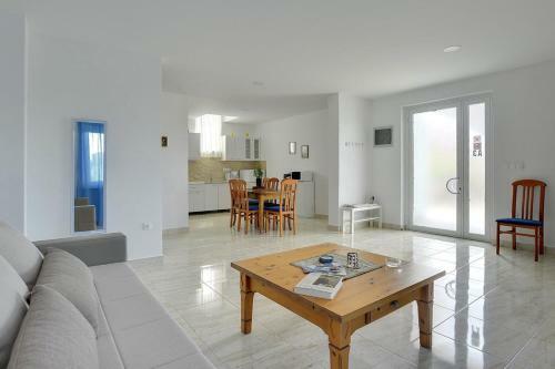 Apartments Mamuzic