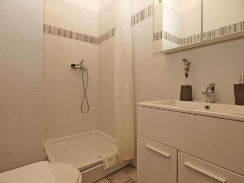 Apartments Davor 1676