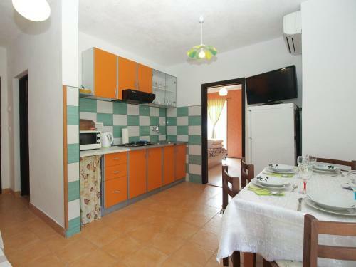 Apartments Davor 1676