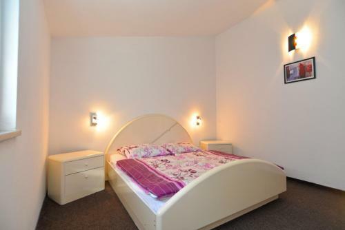 Apartments Bernarda 1773