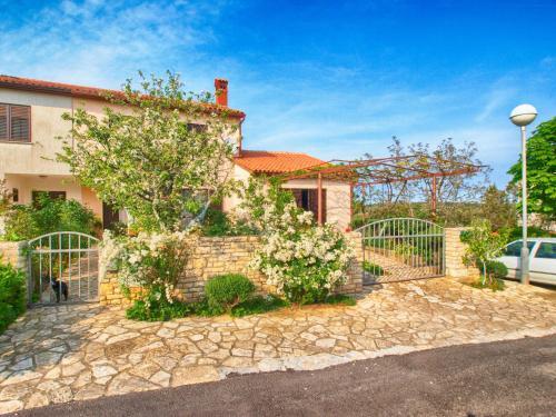 Apartments Dvorine 1210