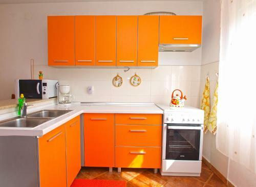 Apartment With 4 Bedrooms 446