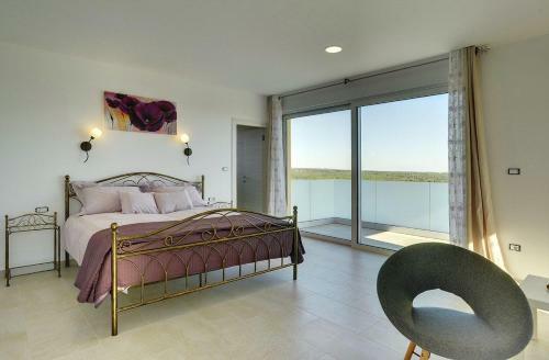Villa White