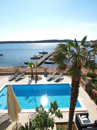 Two-bedroom Apartment In Barbat IX