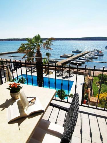 Two-bedroom Apartment In Barbat IX
