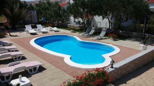 Two-bedroom Apartment In Barbat IV