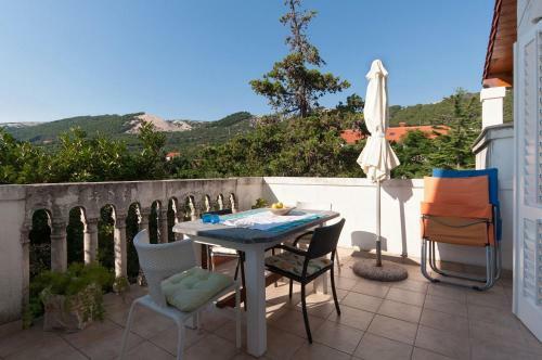 Two-bedroom Apartment In Rab VI