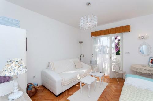 Two-bedroom Apartment In Rab VI