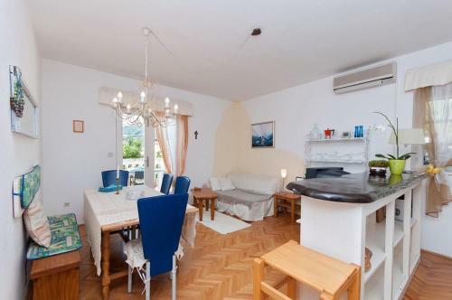 Two-bedroom Apartment In Rab VI