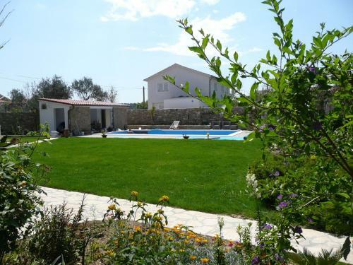 Two-bedroom Apartment In Rab VI