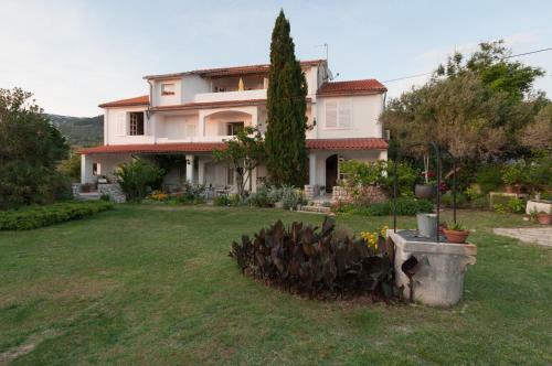 Two-bedroom Apartment In Rab VI
