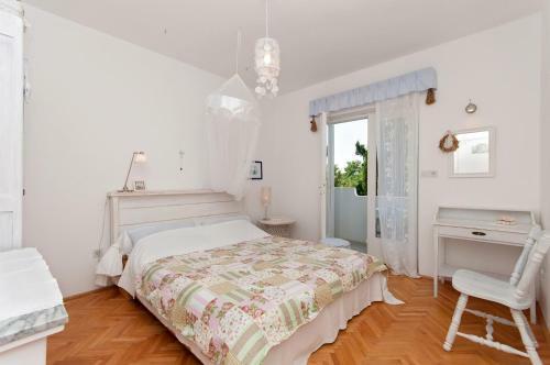Two-bedroom Apartment In Rab XV