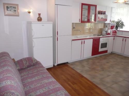 Apartment In Barbat/insel Rab 16210